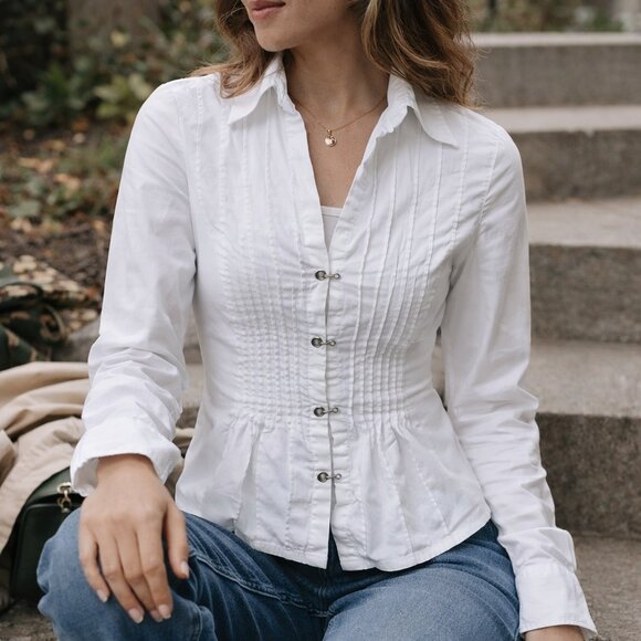 Quizz Tops - Quizz Stretch White Pintuck Blouse Hook Front Fitted Long Sleeve Size M